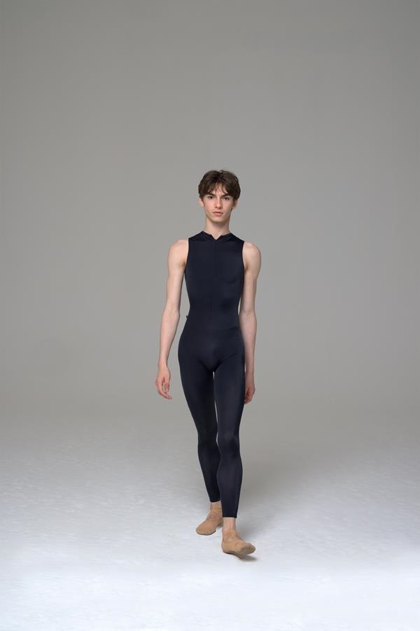 BRUNO | 64 | Tempo8 – Arte y diseño en movimiento con el bailarín